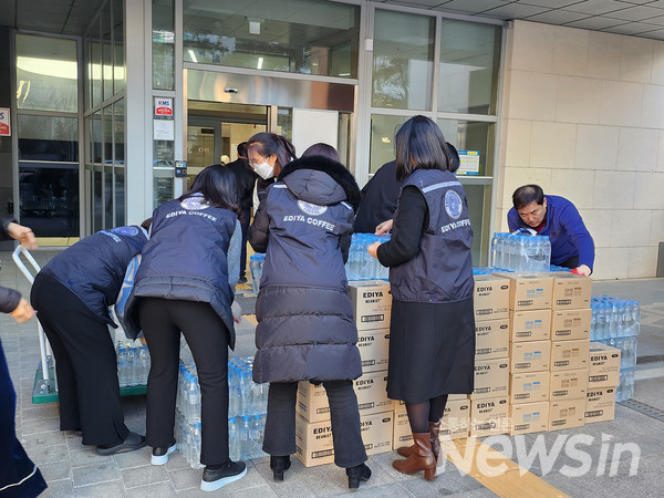 이디야커피, 구룡마을 화재 피해 주민 위해 긴급 구호물품 전달