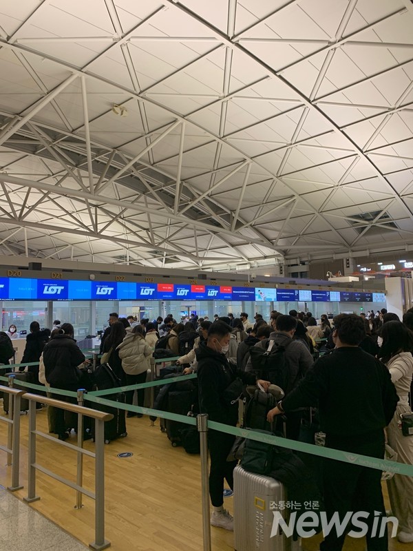  청렴체감도‧노력도 개선으로 종합청렴도 우수 등급 달성, 사진은 인천공항을 이용하고 있는 여행객 모습 