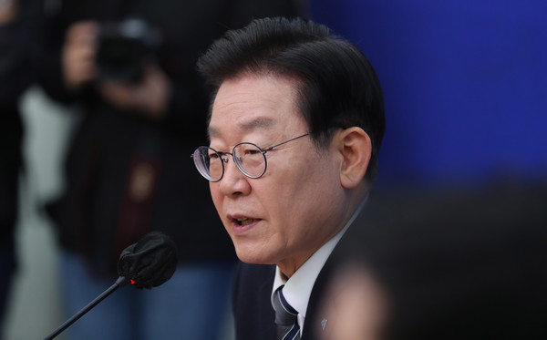 이재명 더불어민주당 대표가 30일 오전 서울 여의도 국회에서 기자간담회를 열고 검찰 출석과 관련한 입장을 밝히고 있다. 2023.01.30 / 사진=[뉴시스]