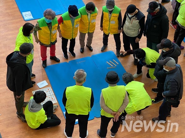 용인시처인노인복지관, 어르신들의 윳놀이