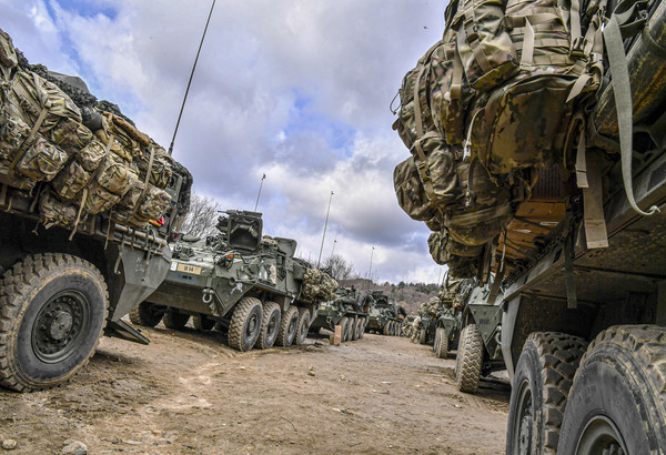 육군이 KCTC훈련 최초로 한국군 여단에 대대급 미군부대를 편성해 13일부터 FS/TIGER 한미 연합 KCTC훈련을 진행하고 있는 가운데, 강원 인제군 육군과학화전투훈련장에 15일 미군부대측 장비가 도열해 있다.2023.03.20 / 사진=[육군 제공]
