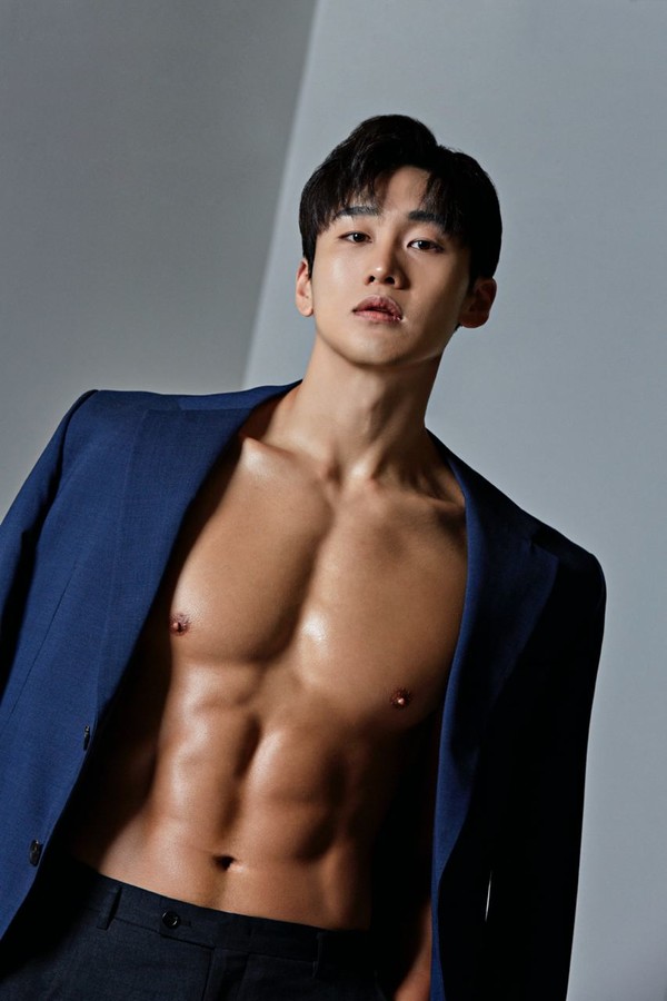 전속모델로 발탁된 배우 정한샘.