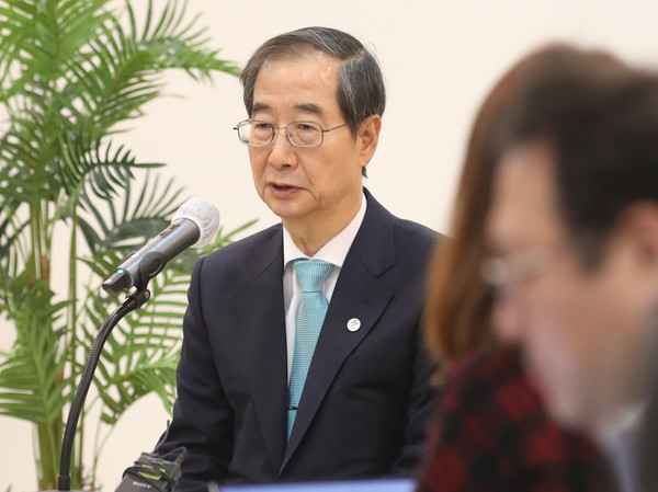 한덕수 국무총리가 29일 오전 서울 종로구 정부서울청사 별관에서 출입기자단 백브리핑을 하고 있다. 2023.03.29 / 사진=[뉴시스]