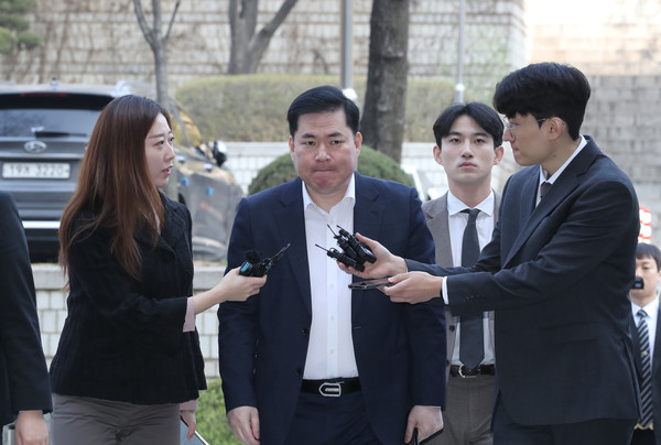 유동규 전 성남도시개발공사 기획본부장이 31일 오전 서울 서초구 서울중앙지방법원에서 대장동 개발 배임 혐의로 85차 공판에 출석하고 있다. 2023.03.31 / 사진=[뉴시스]