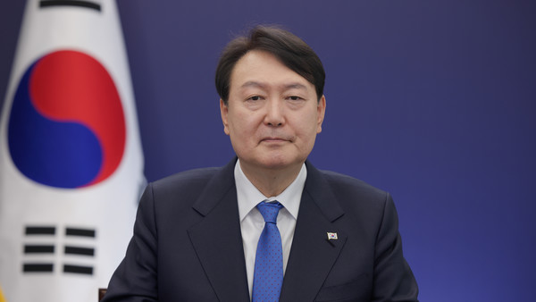 윤석열 대통령이 20일 서울 용산 대통령실 청사에서 미국 바이든 대통령이 개최한 '에너지와 기후에 관한 주요경제국포럼(MEF) 정상회의'에 영상으로 참석하고 있다.2023.04.20 / 사진=[대통령실 제공]