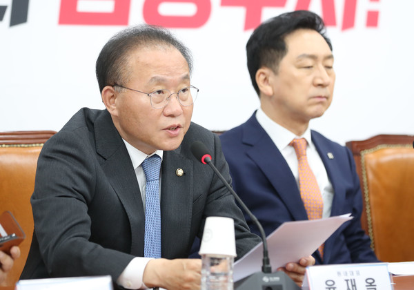 윤재옥 국민의힘 원내대표가 24일 오전 서울 여의도 국회에서 열린 최고위원회의에서 발언하고 있다. 2023.04.24 / 사진=[뉴시스]