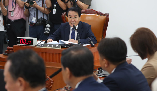 변재일 윤리특위 위원장 이 30일 오전 서울 여의도 국회에서 열린 윤리특별위원회 전체회의에서 발언하고 있다. 2023.05.30 / 사진=[뉴시스]