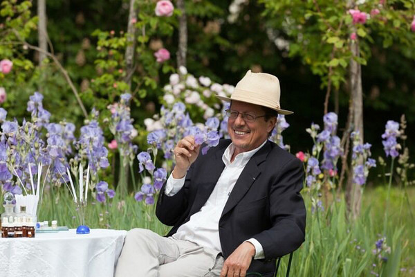 천연_향수_분야_세계적_권위자인_니꼴라드