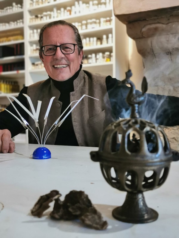 프랑스_출신_세계적인_조향사_니꼴라드바리