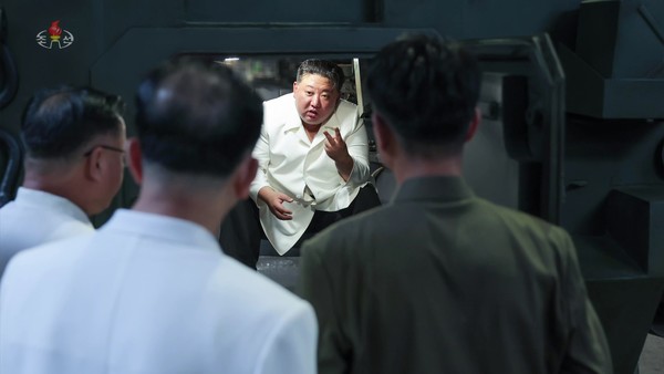 북한 조선중앙TV는 14일 김정은 북한 국무위원장이 지난 11일부터 12일까지 이틀간 군수공장을 시찰했다고 보도했다.2023.08.14 / 사진=[조선중앙TV 캡쳐]