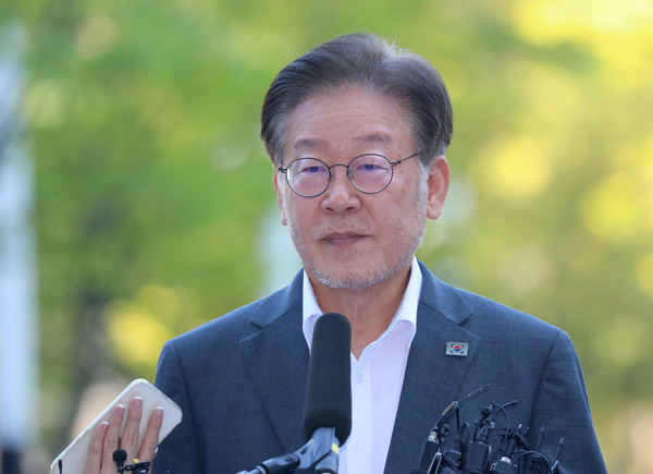 '쌍방울그룹 대북 송금' 의혹과 관련해 이재명 더불어민주당 대표가 9일 경기도 수원시 영통구 수원지방검찰청에 피의자 신분으로 조사받기 위해 출석하며 입장발표를 하고 있다.2023.09.09 / 사진=[사진공동취재]