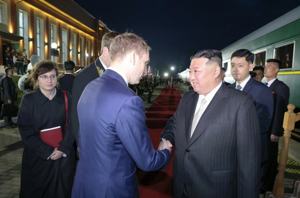 13일 북한 노동당 기관지 노동신문은 김정은 국무위원장이 12일 오전 6시(현지시간) 북러 접경지역에 있는 러시아 하산역에 도착했다고 보도했다. 2023.09.13 / 사진=[노동신문 캡처]