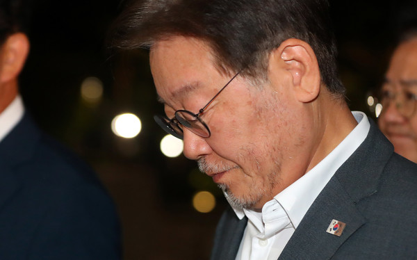 검찰 소환 조사를 마친 이재명 더불어민주당 대표가 12일 오후 서울 여의도 국회로 들어서고 있다. 2023.09.12.