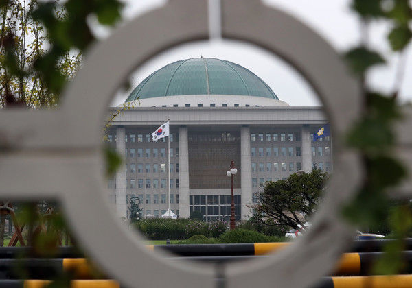 20일 오전 서울 여의도 국회가 보이고 있다. 이날 이재명 더불어민주당 대표 체포동의안, 한덕수 국무총리 해임 건의안이 국회에 보고되며 익일 표결이 이뤄질 예정이다. 2023.09.20.