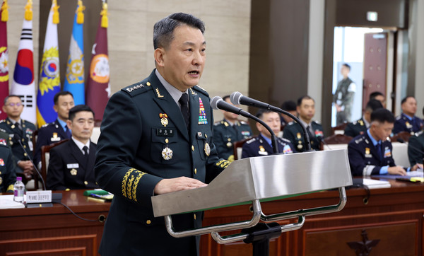 김승겸 합동참모본부 의장이 12일 서울 용산구 합동참모본부 청사에서 열린 국회 국방위원회 합동참모본부 등에 대한 국정감사에서 업무보고를 하고 있다.  / 사진=[국회사진기자단]