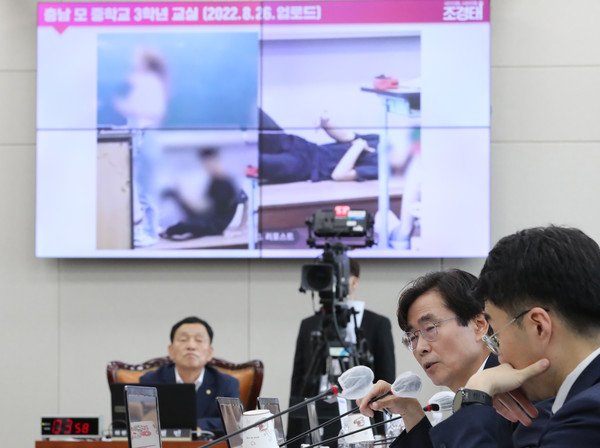 조경태 국민의힘 의원이 28일 오후 서울 여의도 국회에서 열린 교육위원회 전체회의에서 이주호 부총리 겸 교육부장관에게 질의하고 있다. 2023.07.28.