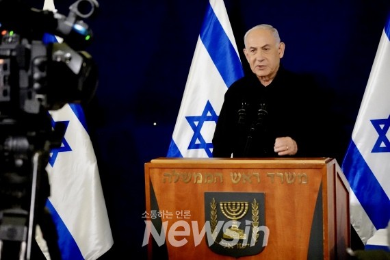 ▲베냐민 네타냐후 이스라엘 총리가 30일(현지시간) 텔아비브에서 기자회견하고 있다. (사진=신화통신)
