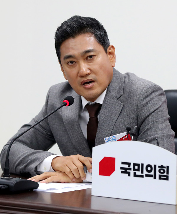 오신환 국민의힘 혁신위원이 27일 오후 서울 여의도 국민의힘 당사에서 열린 '국민의힘 혁신위원회' 첫 회의에서 발언을 하고 있다. 2023.10.27 / 사진=[뉴시스]