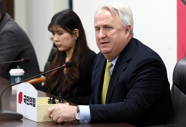 인요한 국민의힘 혁신위원장이 7일 오전 서울 여의도 국민의힘 당사에서 열린 '국민과 함께 혁신위원회' 제12차 전체회의에서 발언을 하고 있다. 2023.12.07