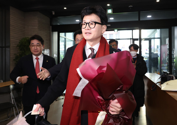 한동훈 비상대책위원장이 26일 오후 서울 여의도 국민의힘 중앙당사에 도착하고 있다.2023.12.26 / 사진=[공동취재사진]