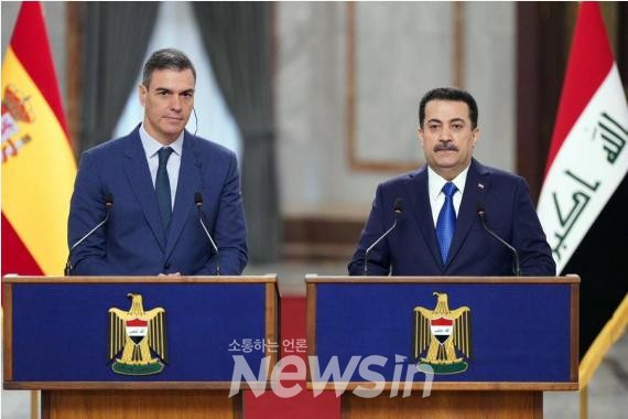 ▲모하메드 시아 알-수다니 이라크 총리(오른쪽)와 페드로 산체스 스페인 총리가 28일(현지시간) 이라크 바그다드에서 공동 기자회견을 하고 있다. (사진=이라크 총리 공보실 제공)