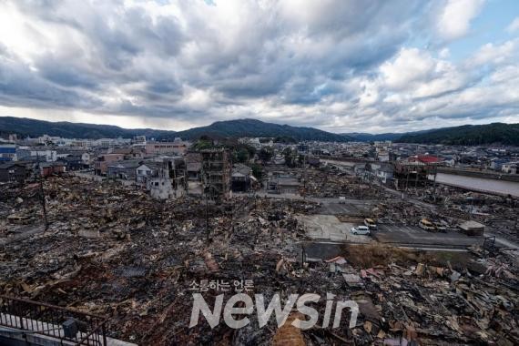 ▲지난 4일 일본 이시카와현 와지마시의 '와지마 아사이치(아침 시장)'이 지진으로 인한 화재로 폐허로 변해 있다. (사진=신화통신)