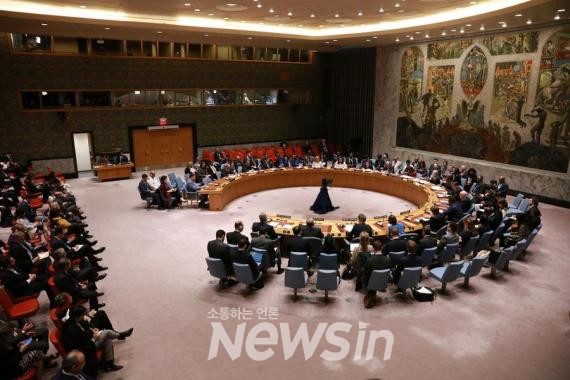 ▲유엔 안전보장이사회가 14일(현지시간) 미국 뉴욕의 유엔(UN) 본부에서 이란의 이스라엘 공격에 관해 긴급회의를 열고 있다. (사진=신화통신)