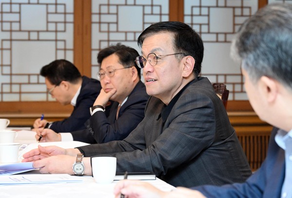 최상목 부총리 겸 기획재정부 장관이 23일 서울 종로구 정부서울청사에서 열린 긴급 대외경제자문회의에서 발언하고 있다.2024.04.23 / 사진=[기획재정부 제공]