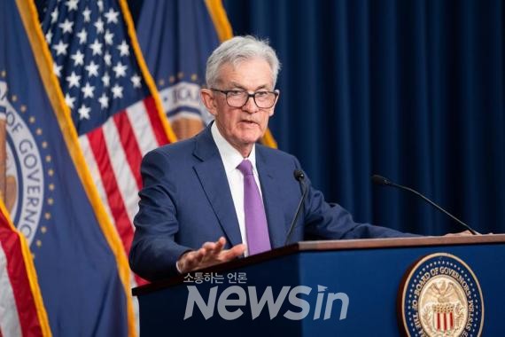 ▲제롬 파월 미국 연방준비제도(Fed·연준) 의장이 지난 1일(현지시간) 미국 워싱턴에서 기자회견하고 있다. (사진=신화통신)