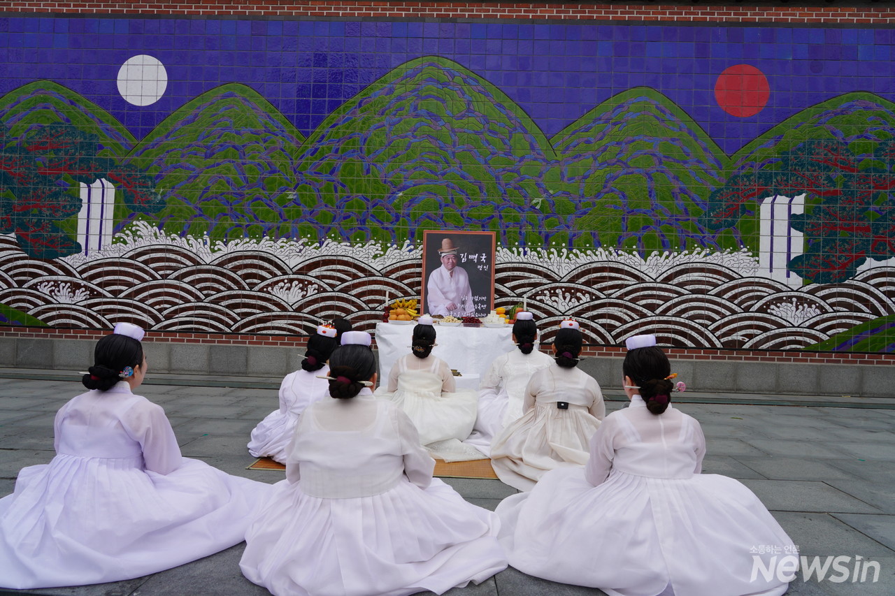 김뻑국 명인을 추모하는 제자들