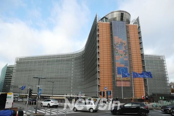 ▲지난해 11월 15일 벨기에 브뤼셀에서 촬영한 유럽연합(EU) 집행위원회 본부 건물. (사진=신화통신)