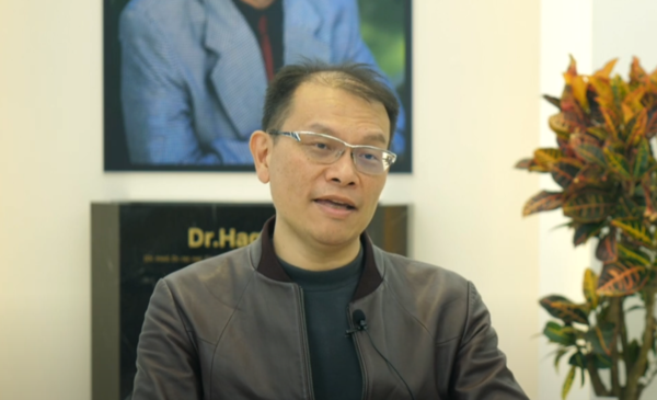 Dr.Hager 기념병원 연수프로그램 인터뷰 중인 Kenny Yong Yean Sirn 박사.