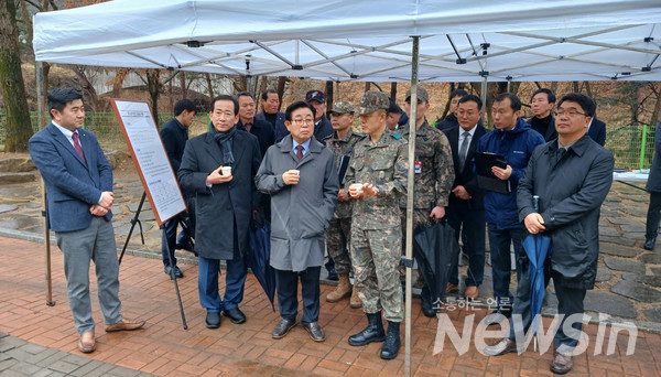 충혼탑 참배하고 신원식 의원, 오현득 회장 외(사진출처=첩보동지회)