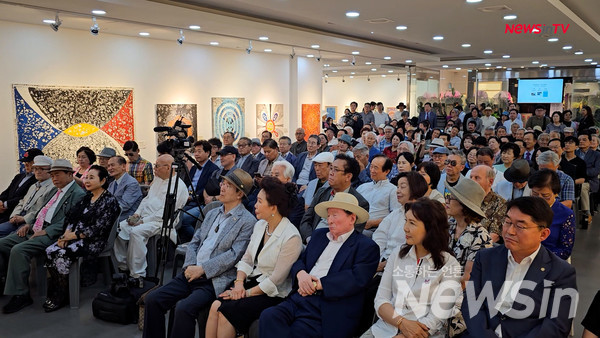 하정열 화백 30회 개인전 오프닝(사진=정경호 기자)