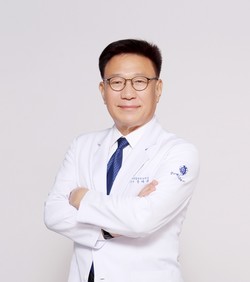 강남베드로병원 갑상선센터 윤여규 원장.
