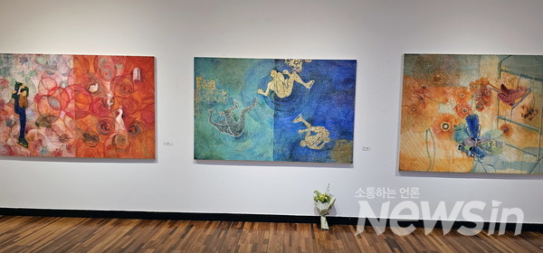 일상 속에서 아름다움을 찾는 윤수정 화가(사진=정경호 기자)