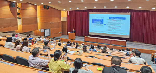 ▲ 박성주 원장의 임상 강연은 수 많은 참석자들에게 많은 관심과 주목을 받았다.