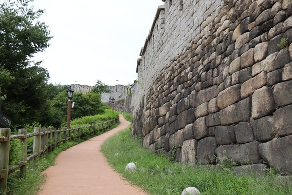 동대문 성곽길. (사진=장재필 사진 수집가)