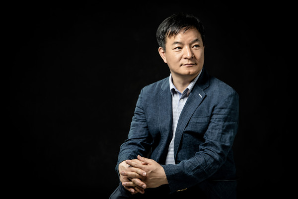 한지의상 디자이너 전양배 군장대교수