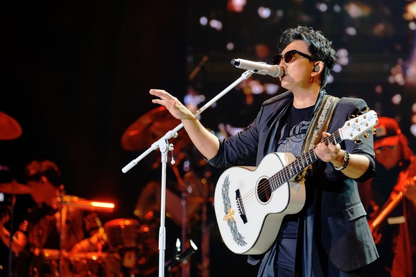 이승철_콘서트_이미지  [사진제공 = ㈜타입커뮤니케이션]