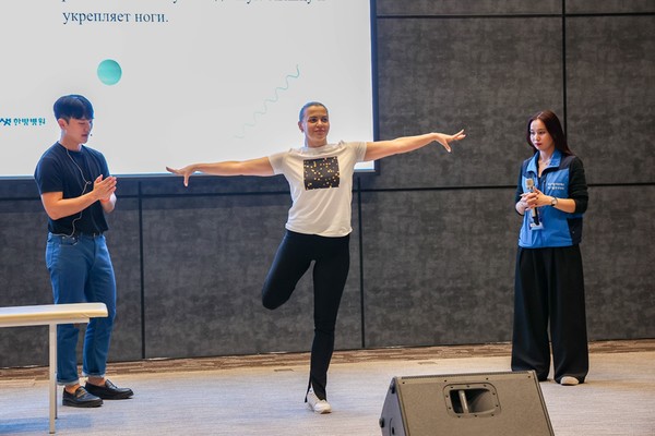[사진설명] 자생한방병원이 우즈베키스탄 유치원 교사 대상으로 아동척추체조세미나를 개최했다