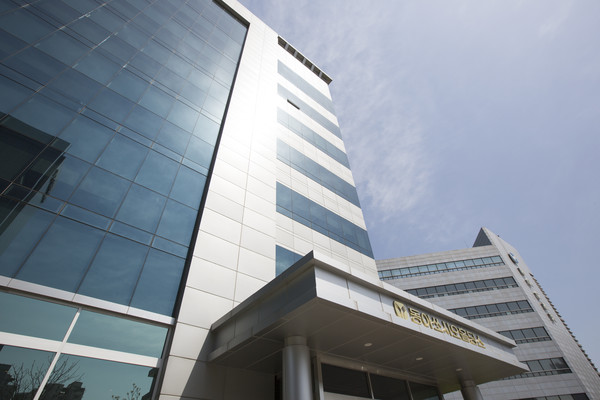 「반출」동아쏘시오홀딩스 사옥 전경