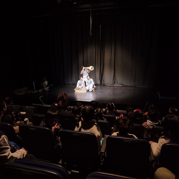 학산소극장_고래바위에서기다려_공연사진