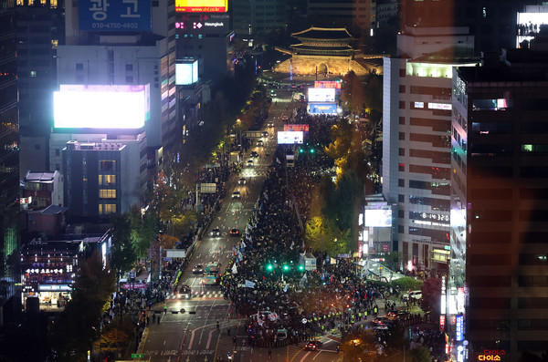 9일 서울 세종대로에서 더불어민주당이 주최한 제2차 김건희 윤석열 국정농단 규탄·특검 촉구 국민행동의 날! 진행되고 있다. 2024.11.09.