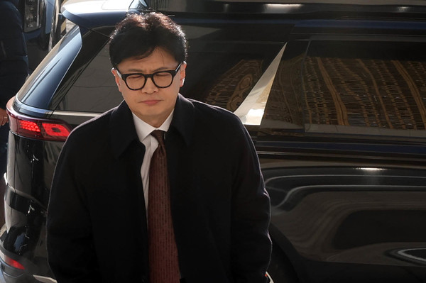 한동훈 국민의힘 대표가 16일 오전 서울 여의도 국회로 출근하고 있다. 2024.12.16.