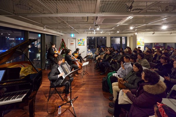 [IMG3]12월 16일 명동 아트브리즈에서 진행된 뮤직퍼레이드