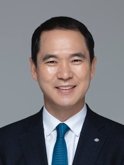 신학기 수협은행장.
