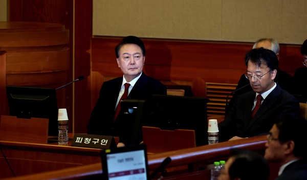 윤석열 대통령이 21일 서울 종로구 헌법재판소에서 열린 탄핵심판 3차 변론기일에 출석해 있다. 2025.01