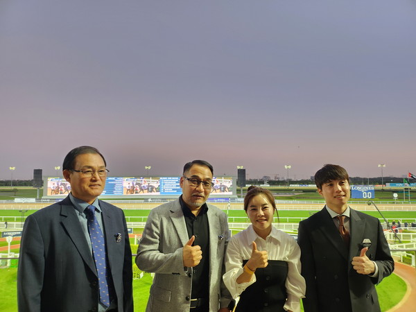 (기획1)(사진)글로벌히트 김준현마주, 방동석조교사, 김혜선기수, 박재이기수(김혜선기수 배우자)