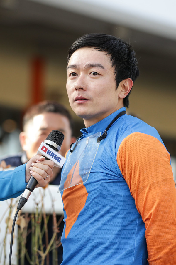 (사진)23년 4월 16일 해럴드경제배(G3) 우승한 서승운 기수